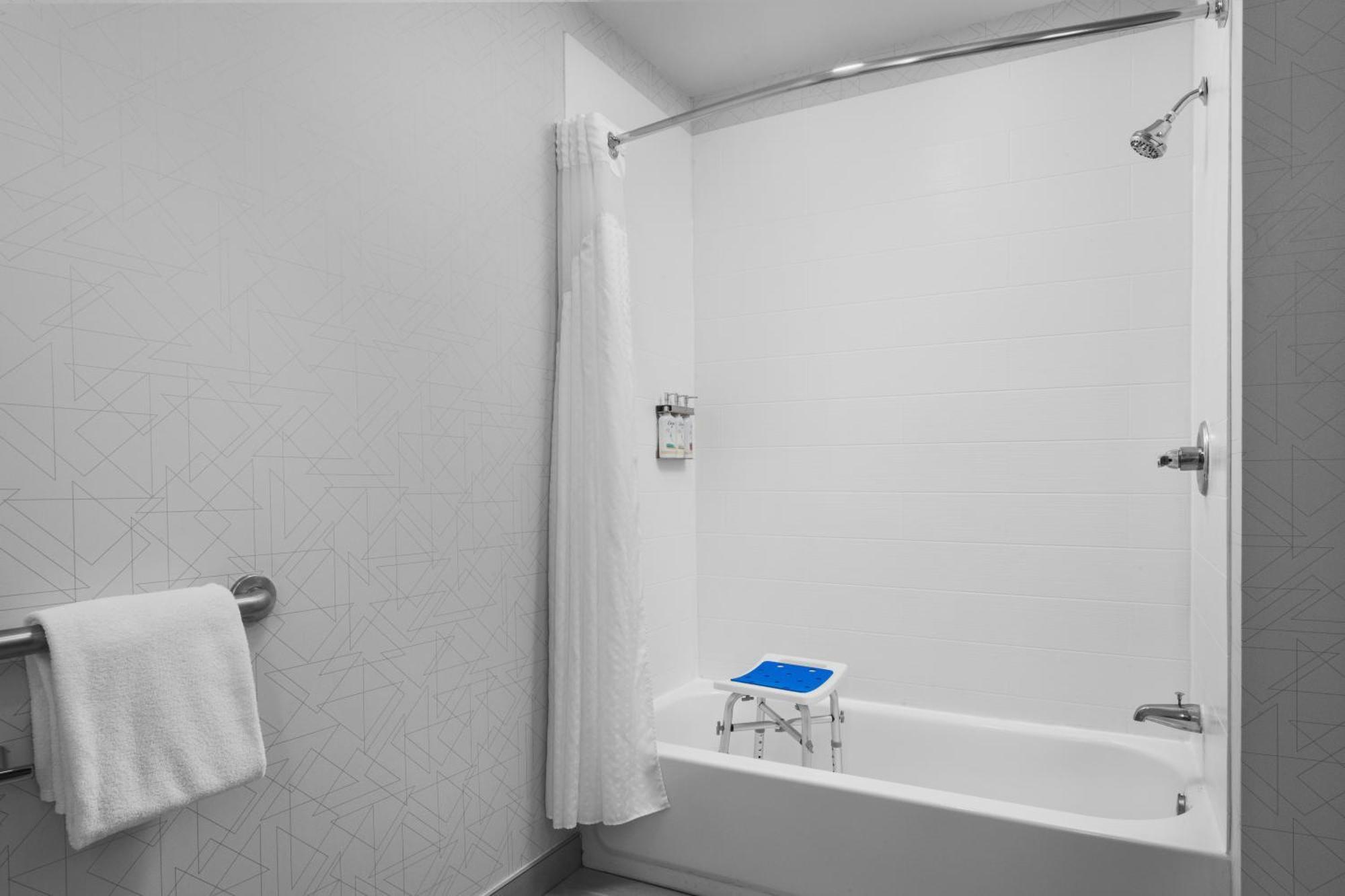 Express River Park Highway 41 By Ihg 3* Fresno